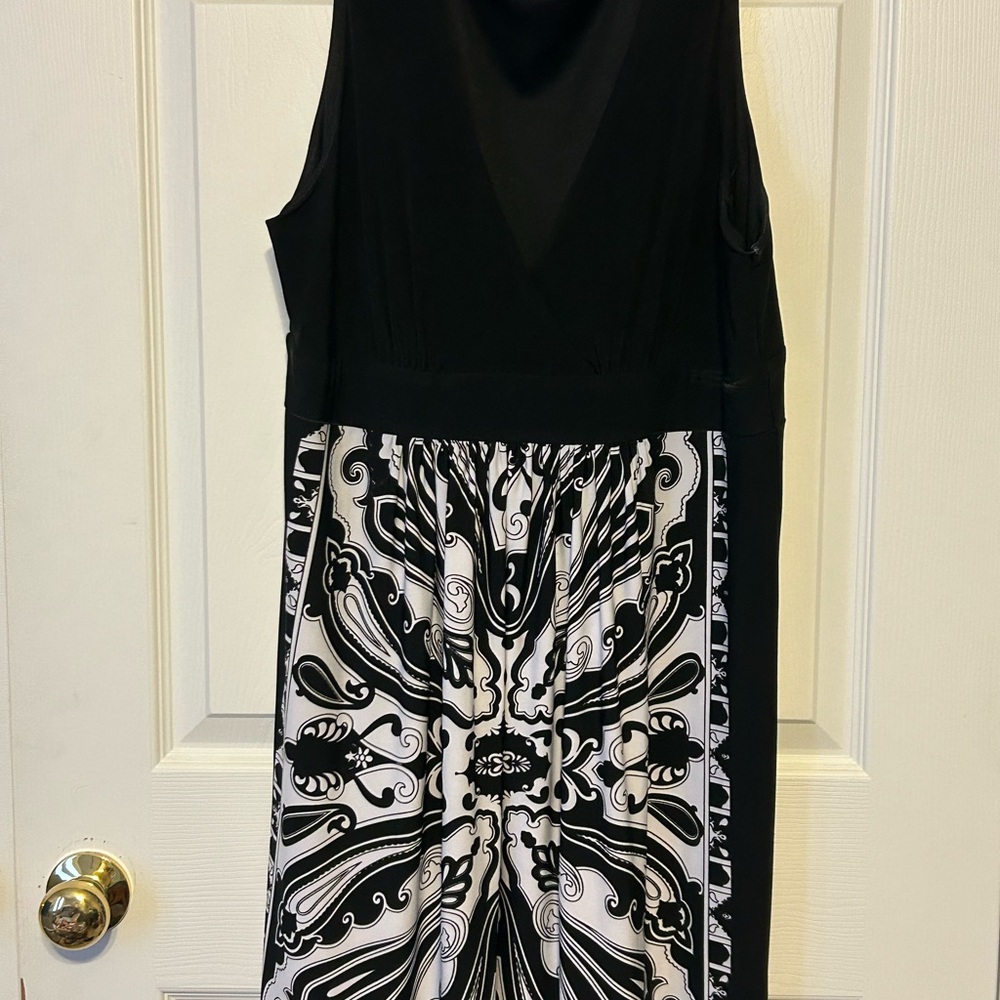 Sandra Darren Black and White Midi Dress